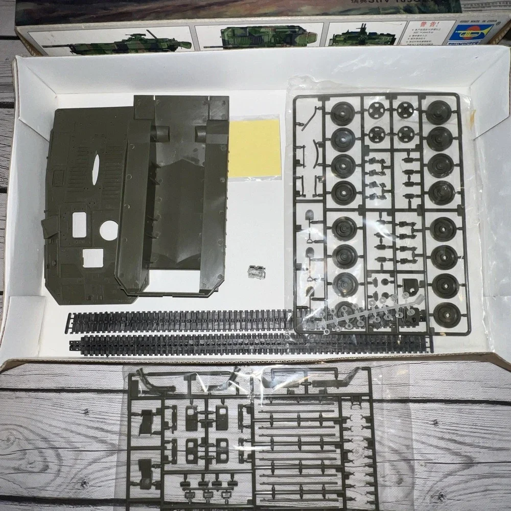 Sweden Strv 103C MBT - Trumpeter 1/35 Unassembled AFV Kit#00310 - READ